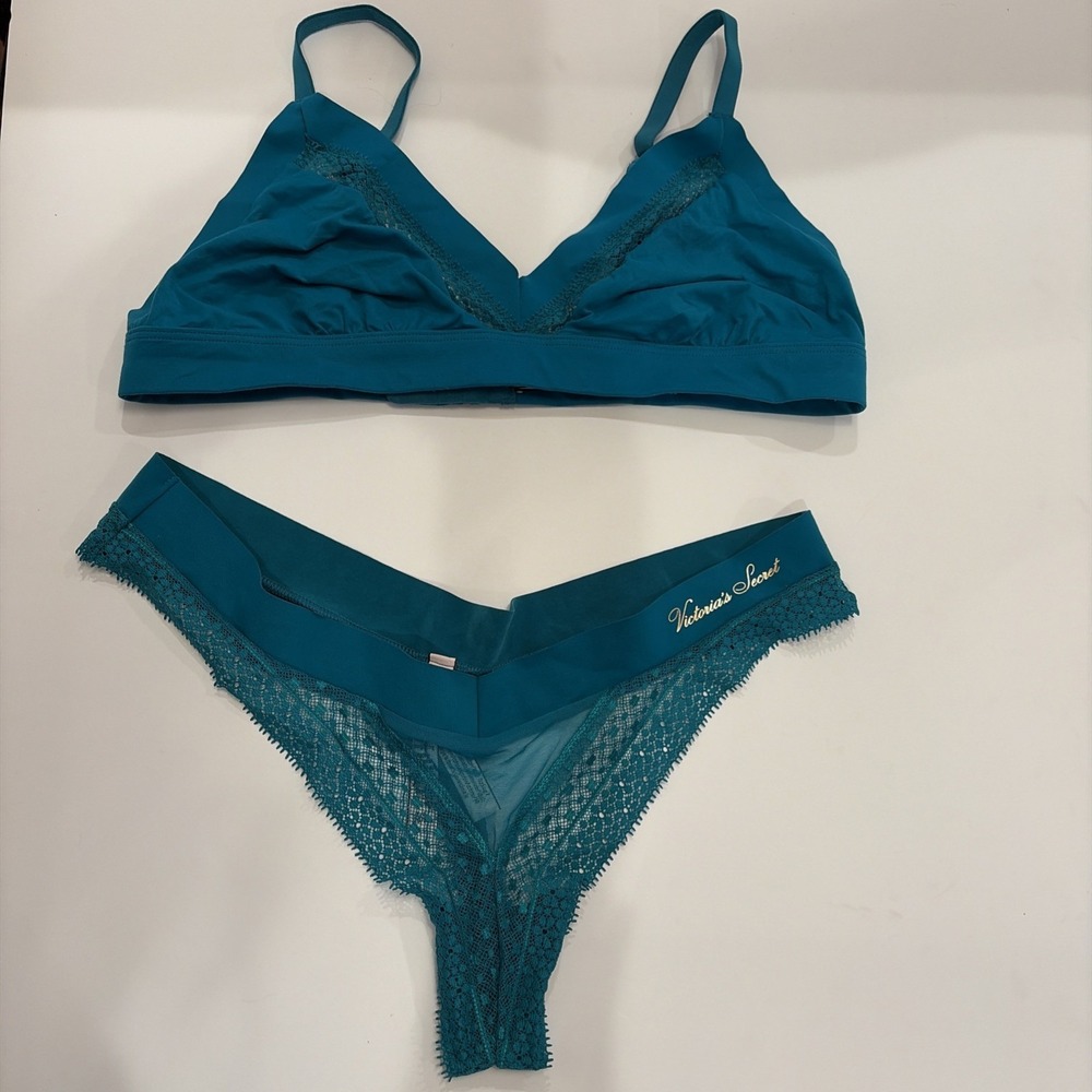 Victoria's Secret Incredible Teal Blue Lace Bralette & Thong Set Size L Large
